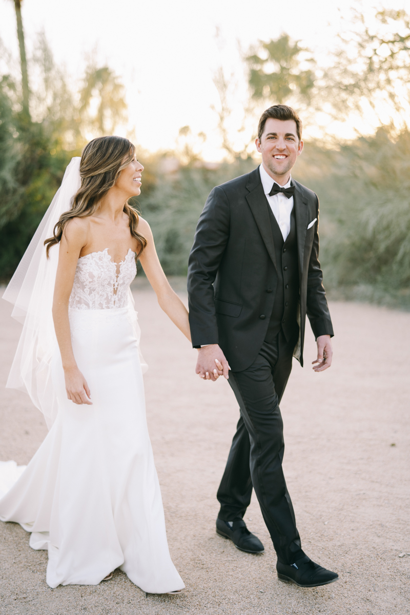 bride and groom desert photos in paradise valley