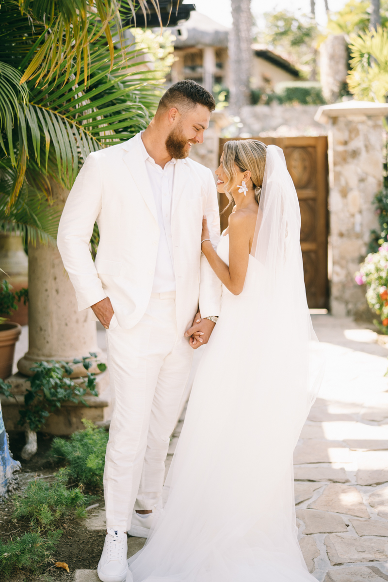 bride and groom cabo wedding