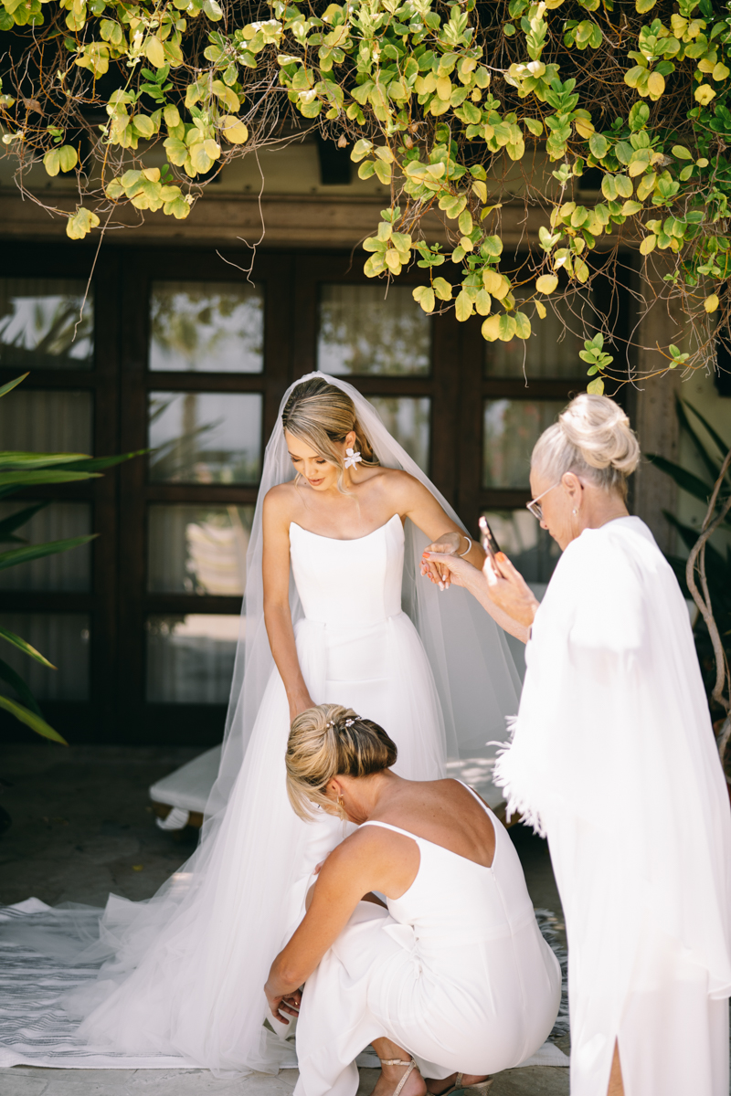 getting ready for wedding at cabo