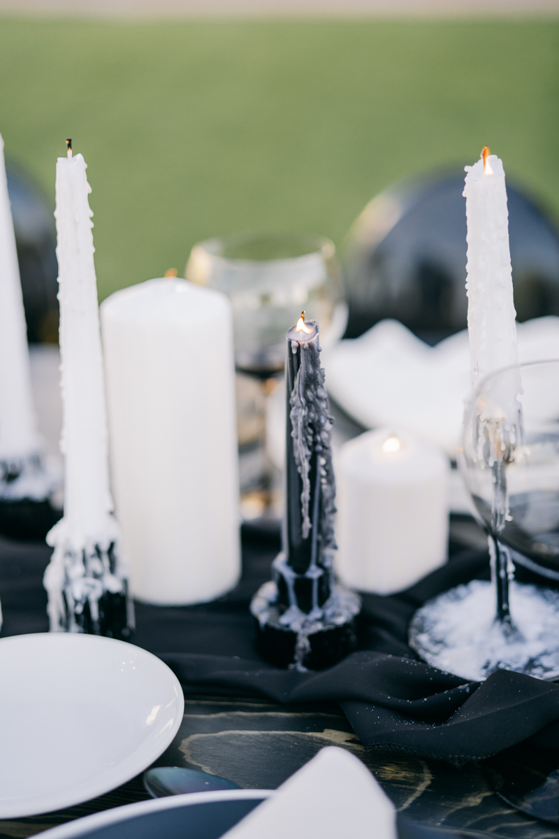 wedding details of black and white candles