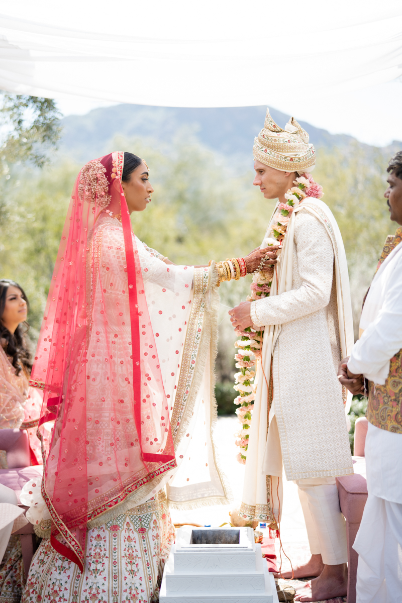 indian wedding ceremony at el chorro in paradise valley arizona