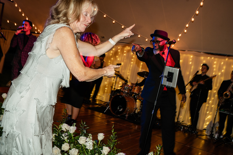 guests dancing photos