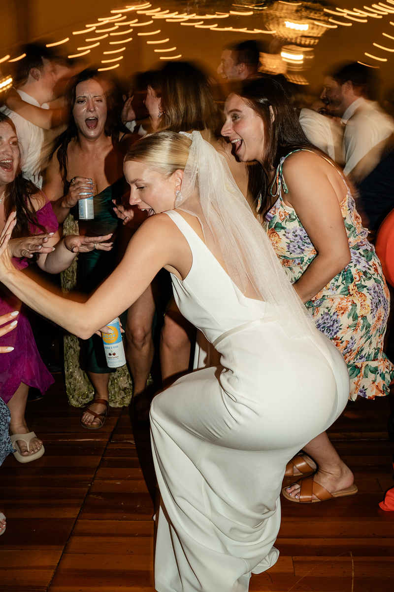 guests dancing photos