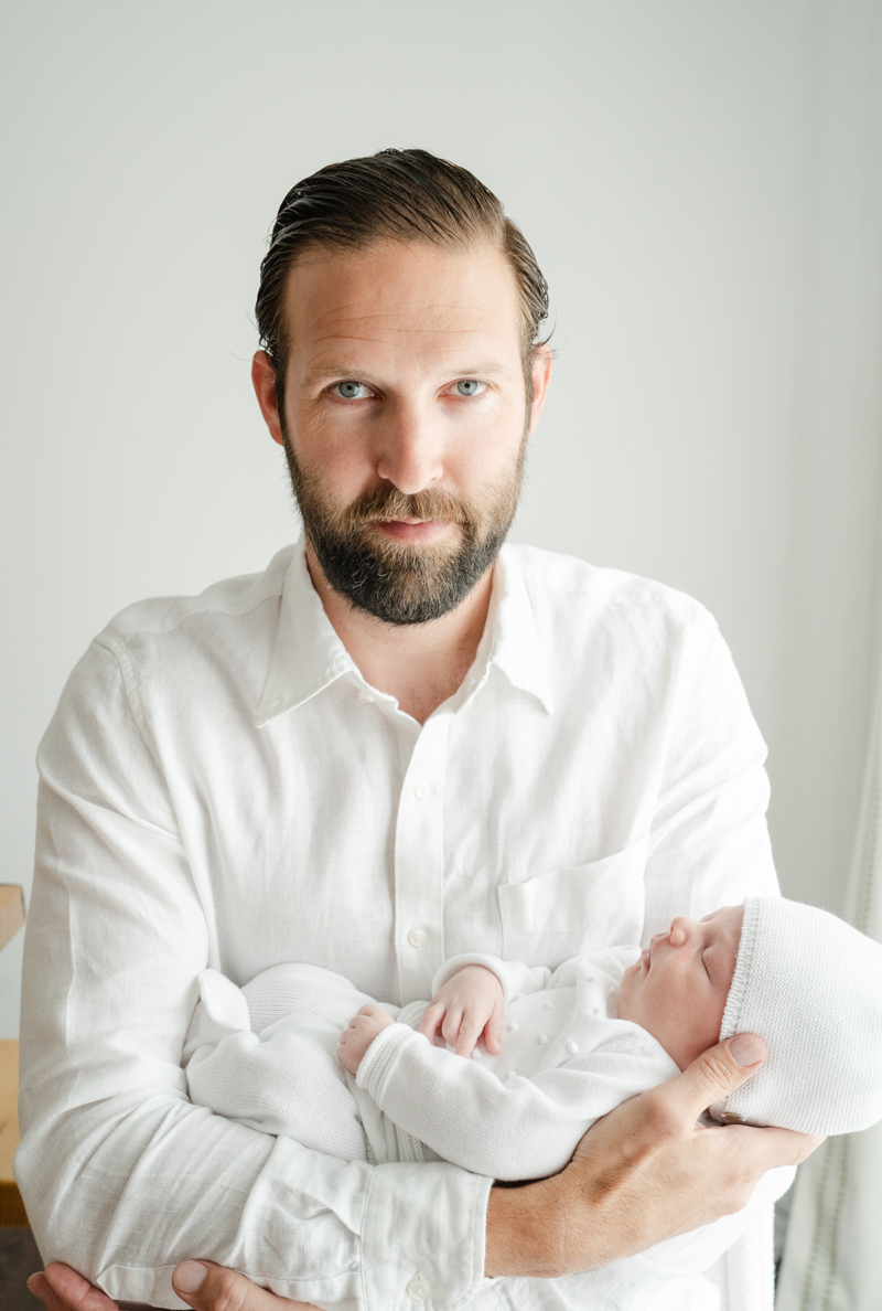 newborn photos with dad