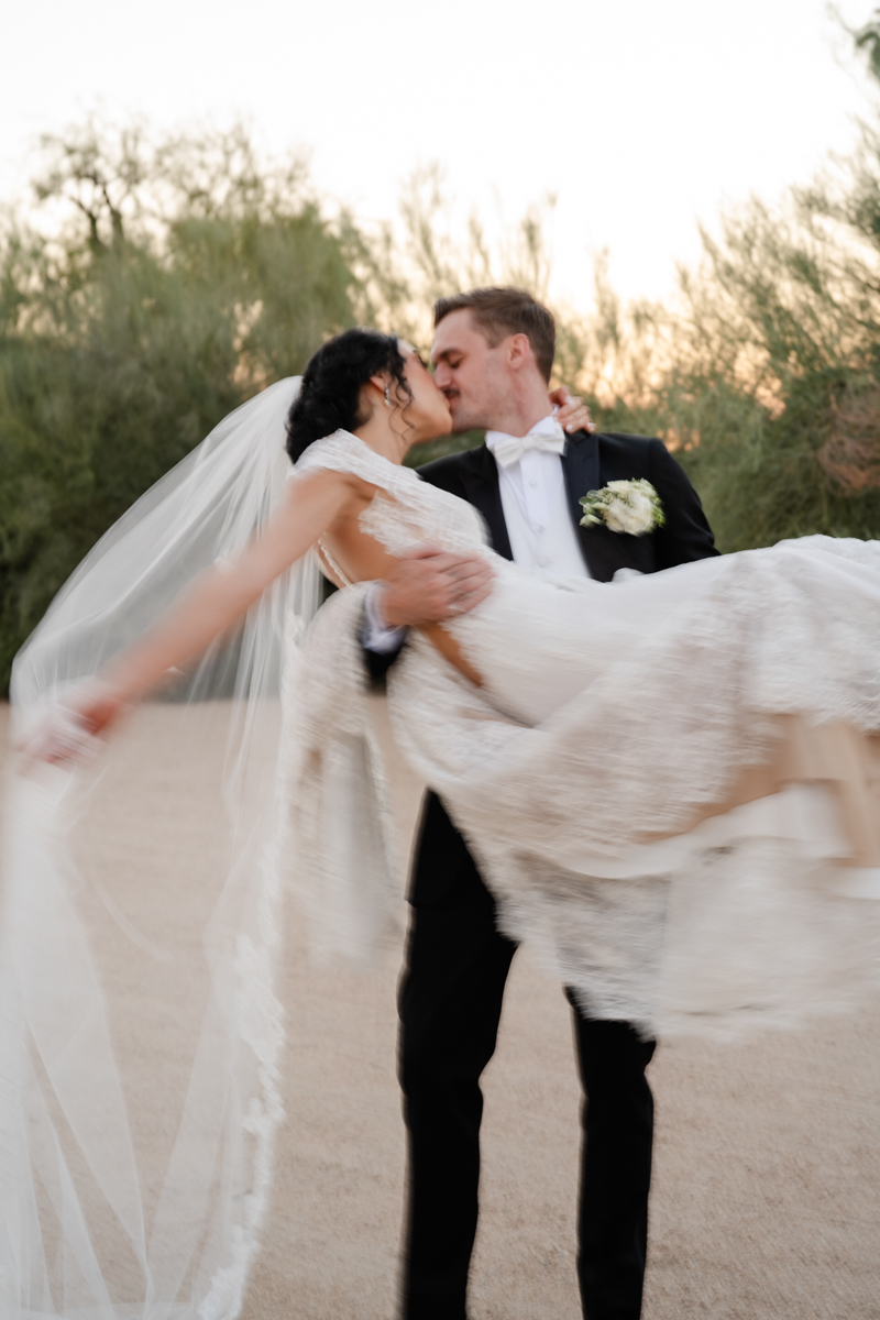 bride and groom at el chorro scottsdale Arizona wedding venue
