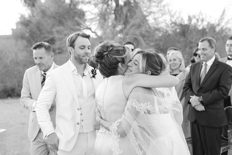 bride hugging mom