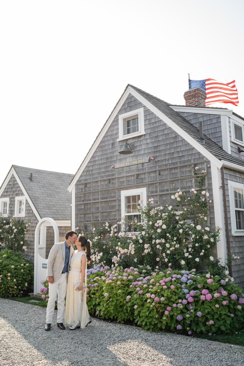 bride and groom in nantucket