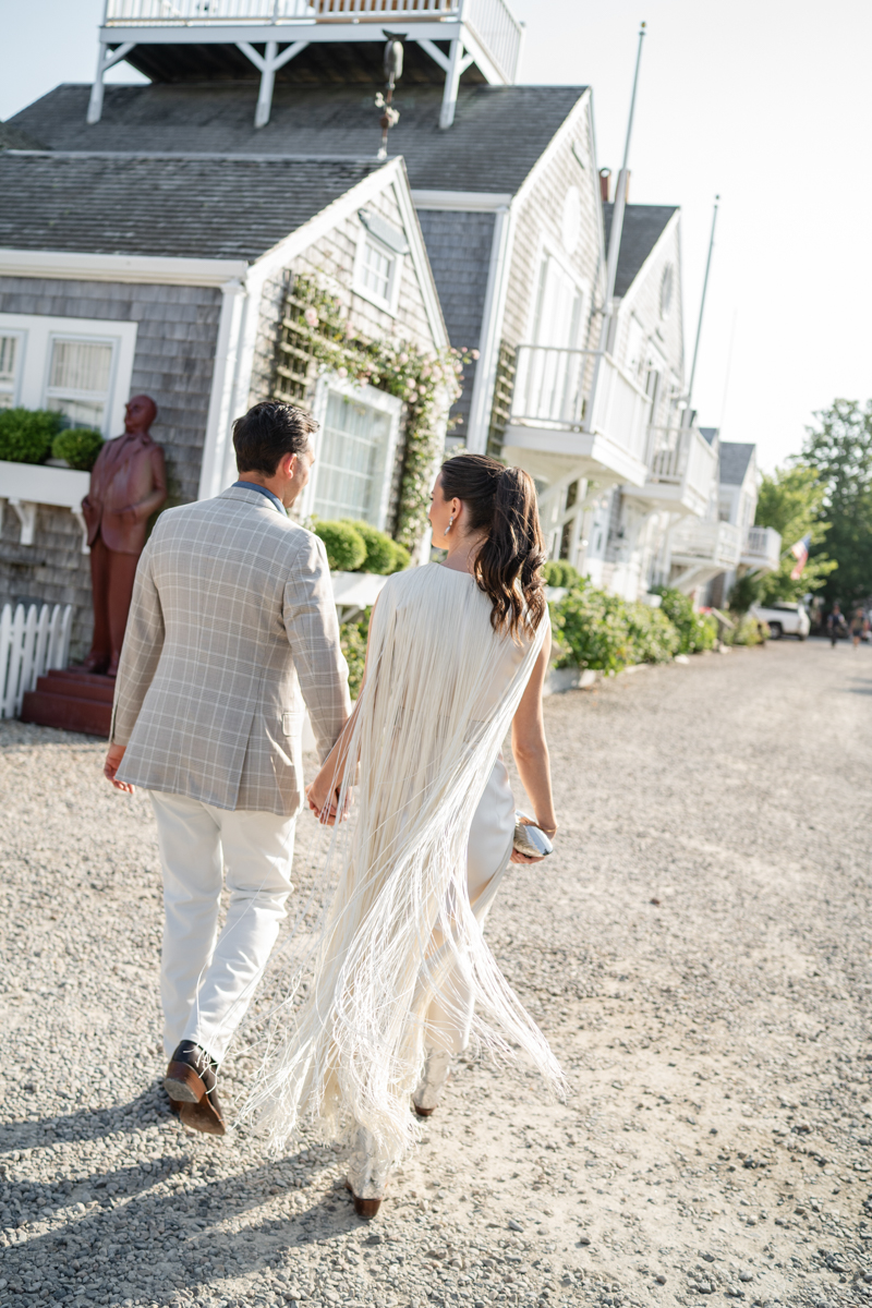 bride and groom in nantucket