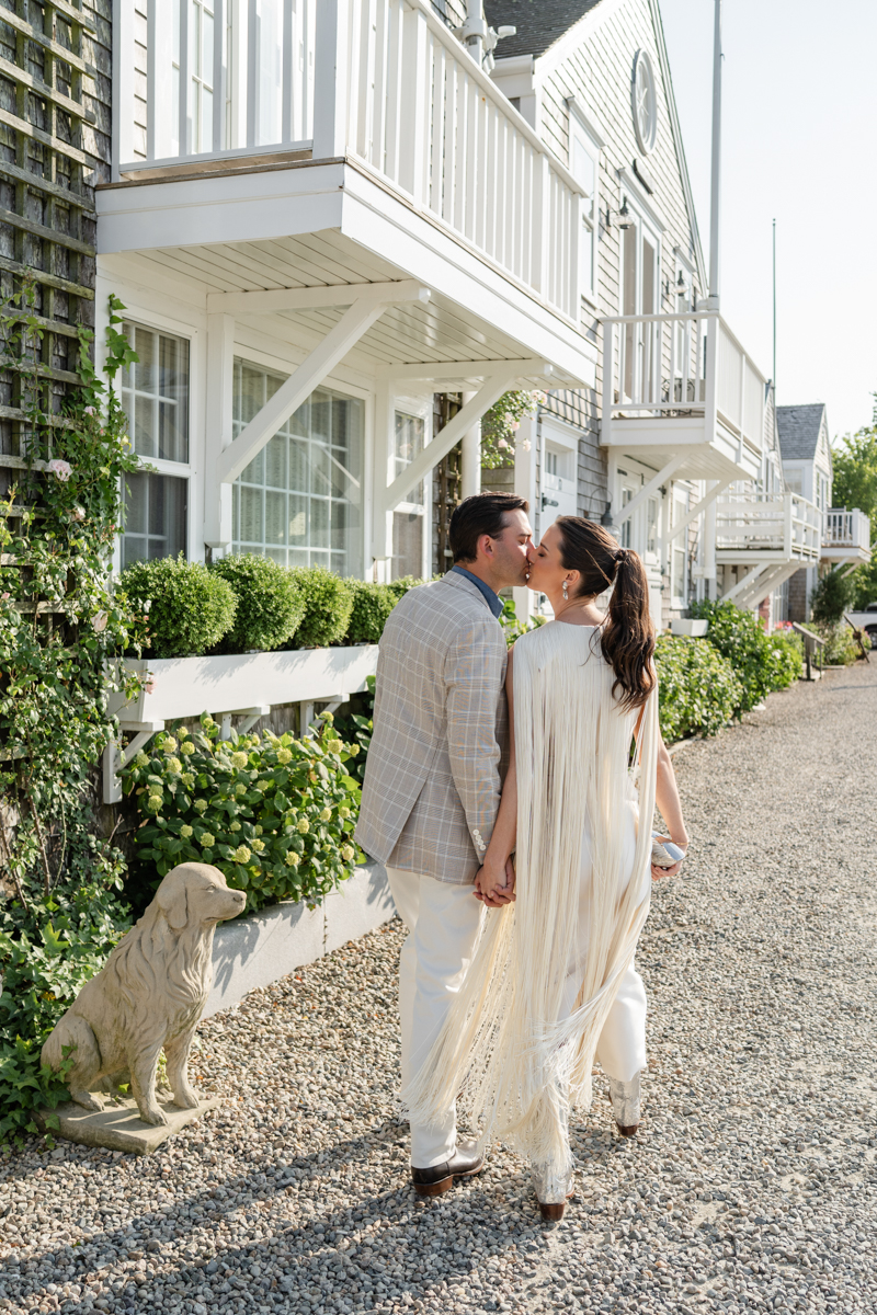 bride and groom in nantucket