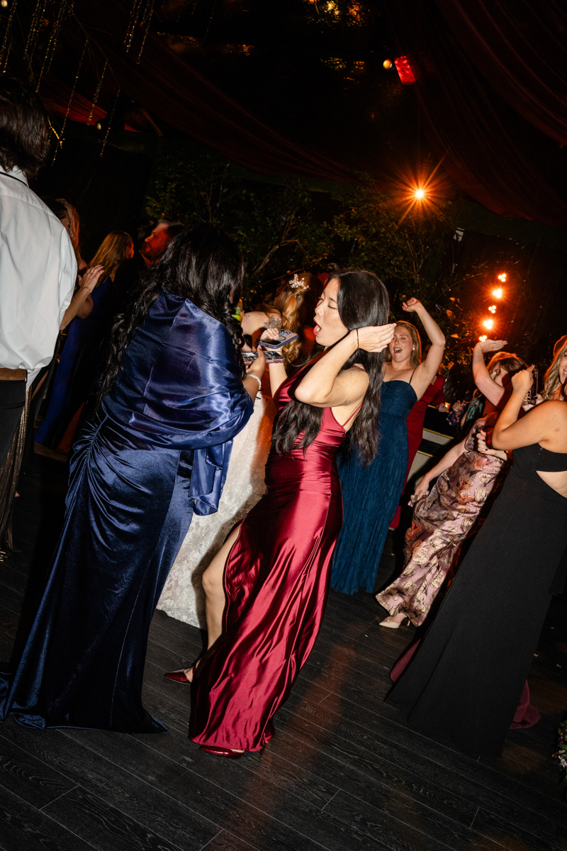 dancing wedding photos