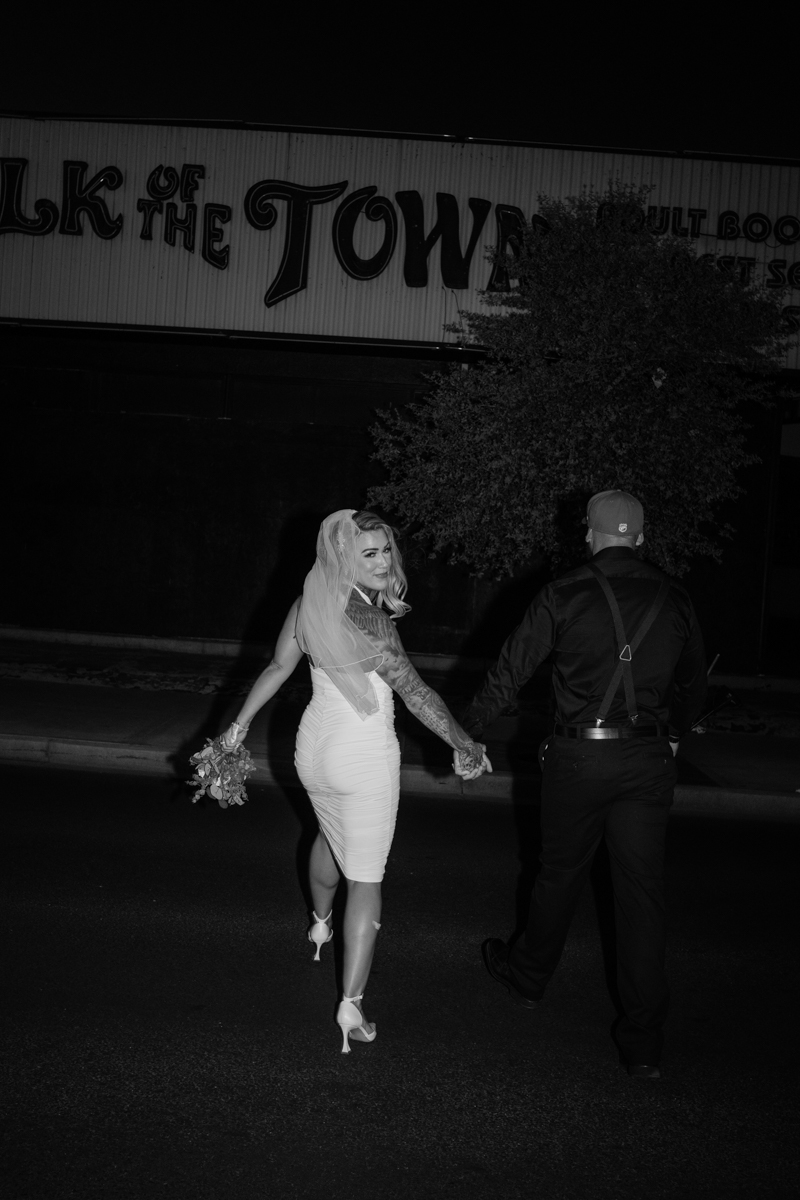 Vegas elopement photographer