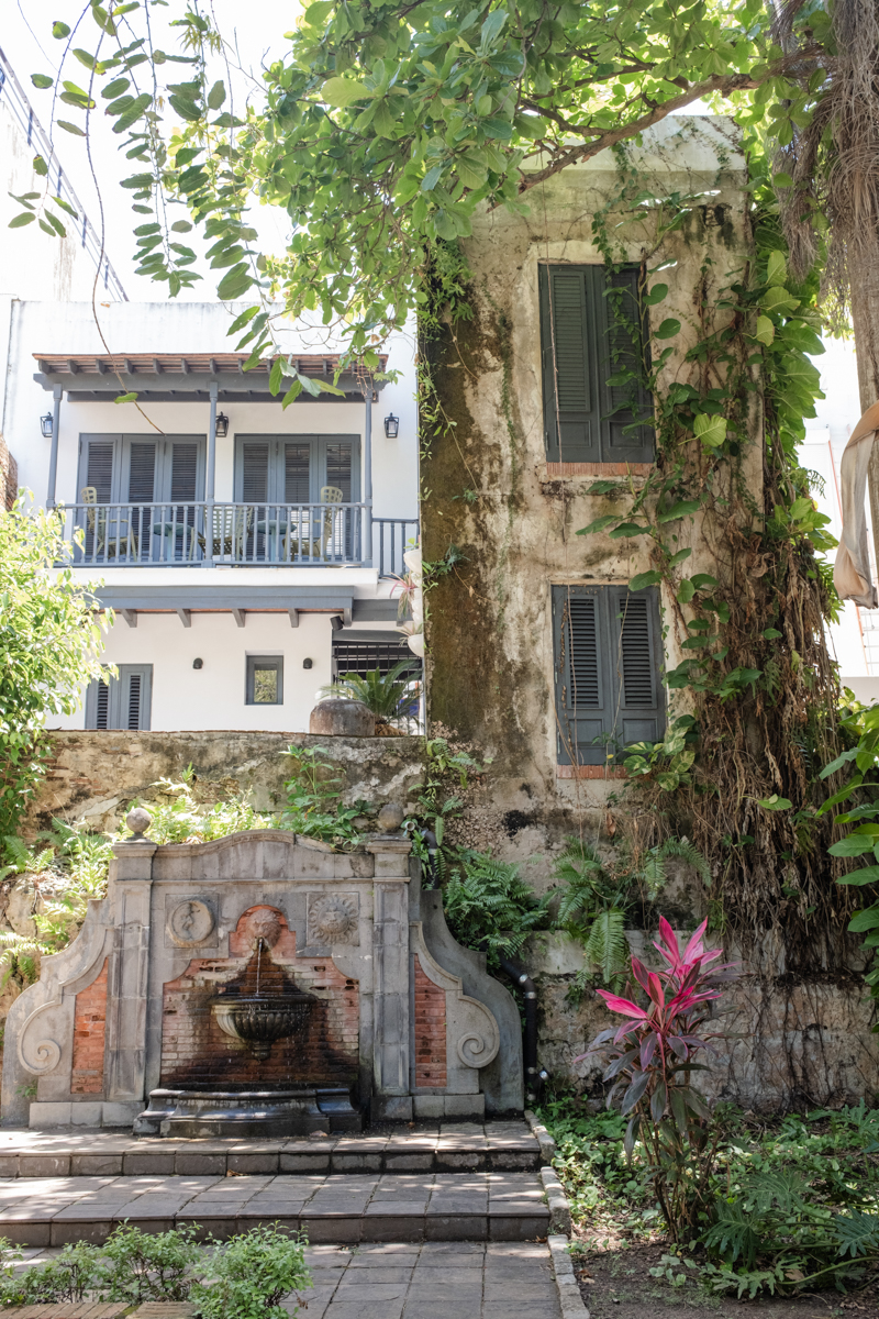 Private garden San Juan wedding photos