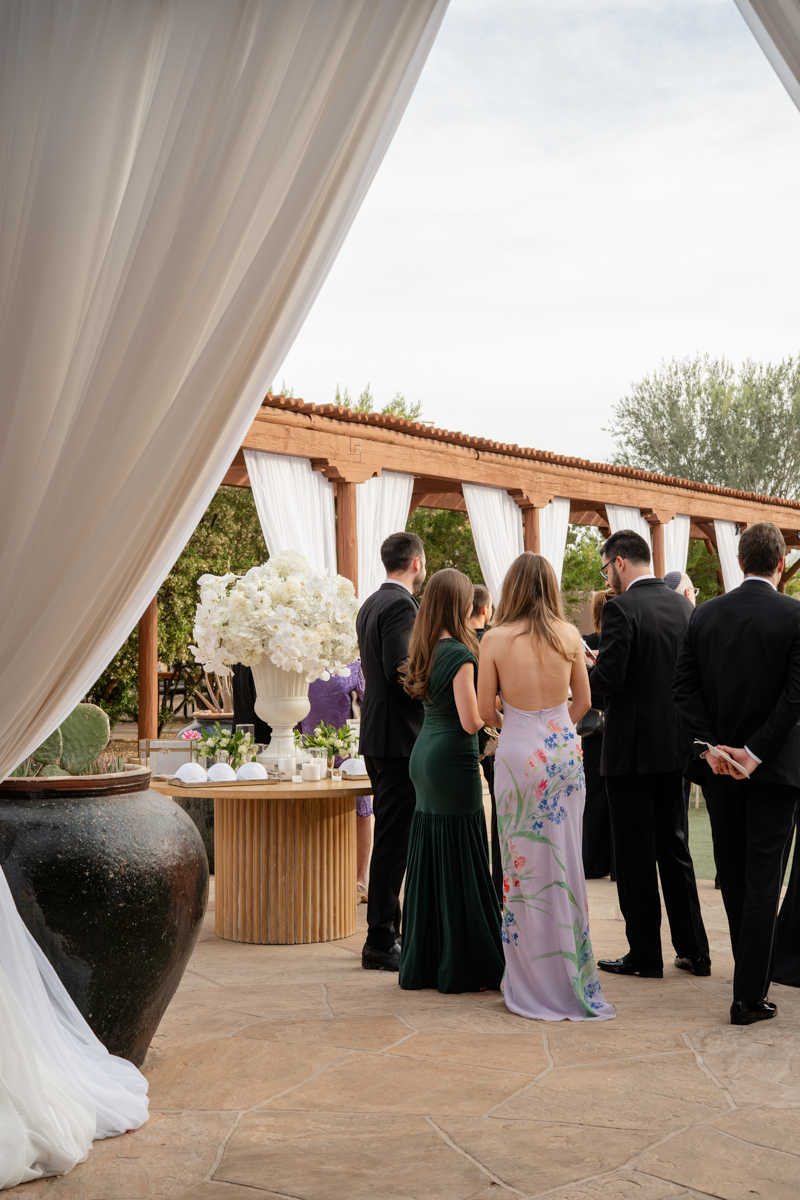 draping at jewish ceremony 
