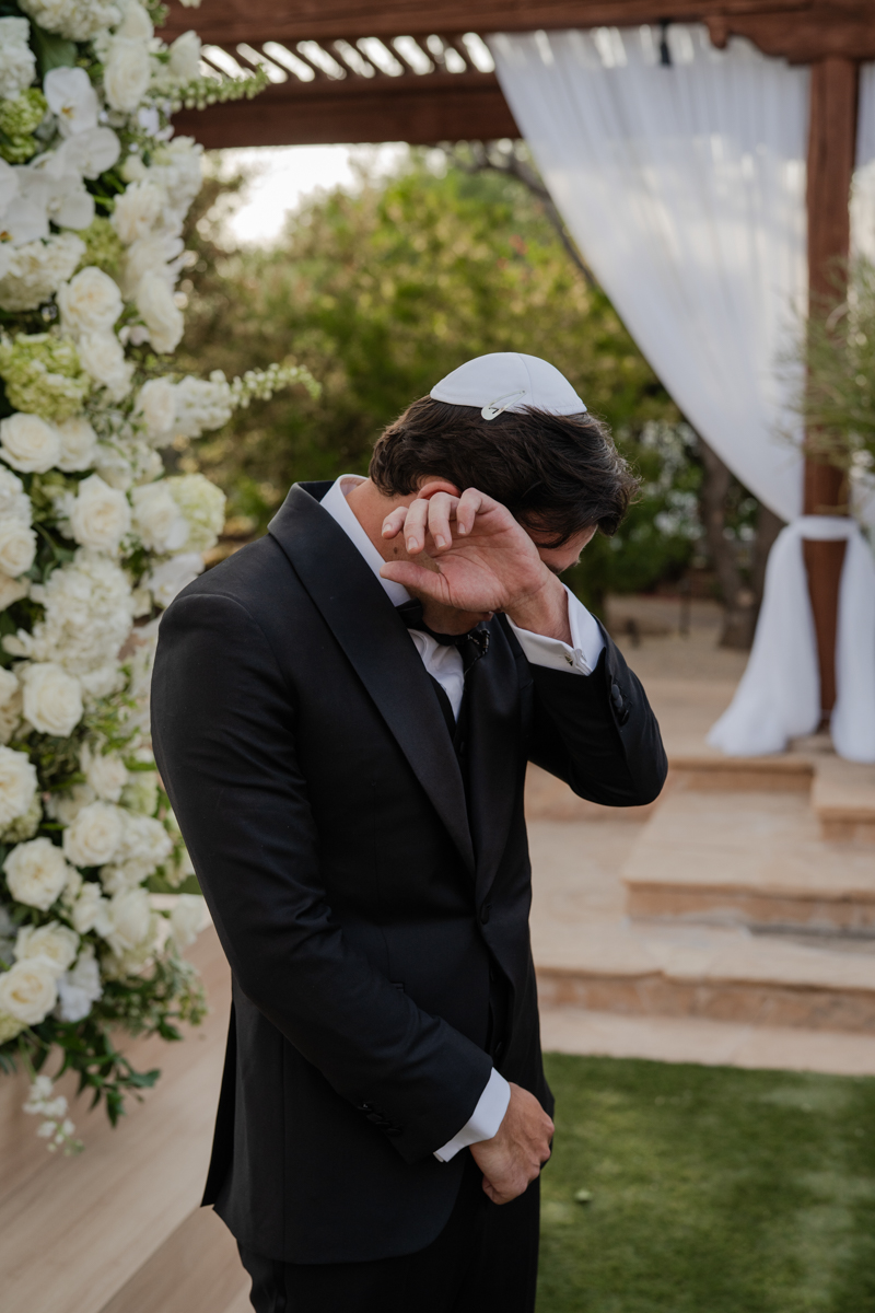 groom crying at four seasons jewish ceremony